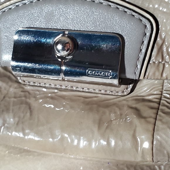 COACH KRISTIN CHAMPAGNE IVORY SHINEY LEATHER HOBO SHOULDER HANDBAG PURSE - Picture 3 of 12